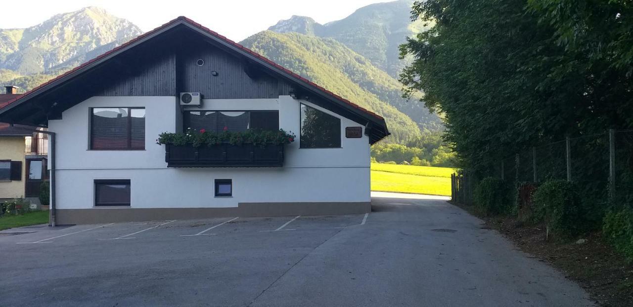 Guesthouse Ursa Preddvor Exterior photo